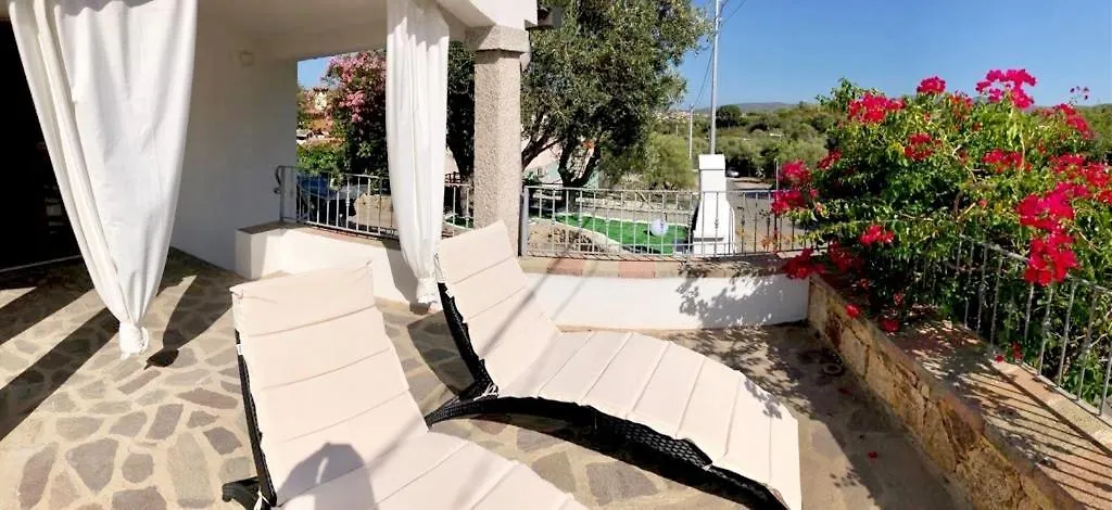 International House San Teodoro Villa