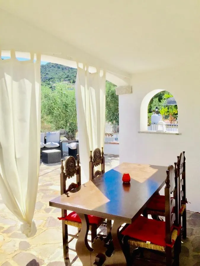 International House San Teodoro 빌라 0*, 산테오도로